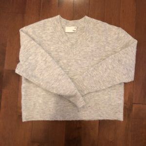 Aritzis light grey sweater